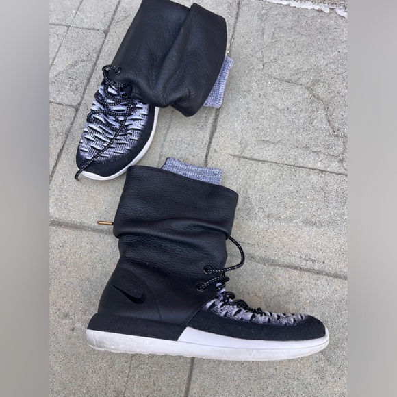 - BN women’s Nike roshe two hi flyknit boots trainers black and white m, s… - Picture 1 of 12